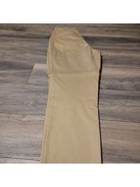 Lee Relaxed Fit Khaki Pants. Size 10 long